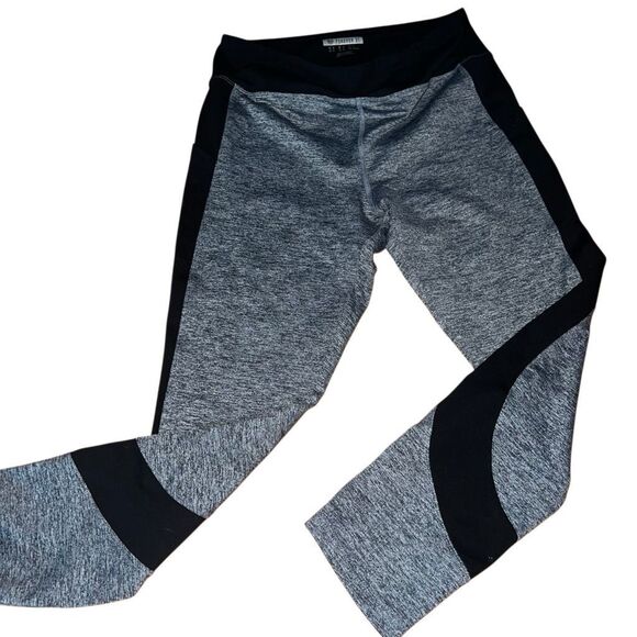 Women’s forever 21 leggings size, medium, black, and gray - Picture 1 of 4
